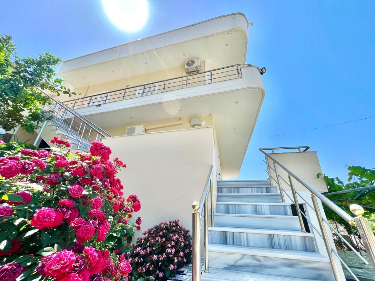 Propery Under Renovation Appartement Sarandë Buitenkant foto