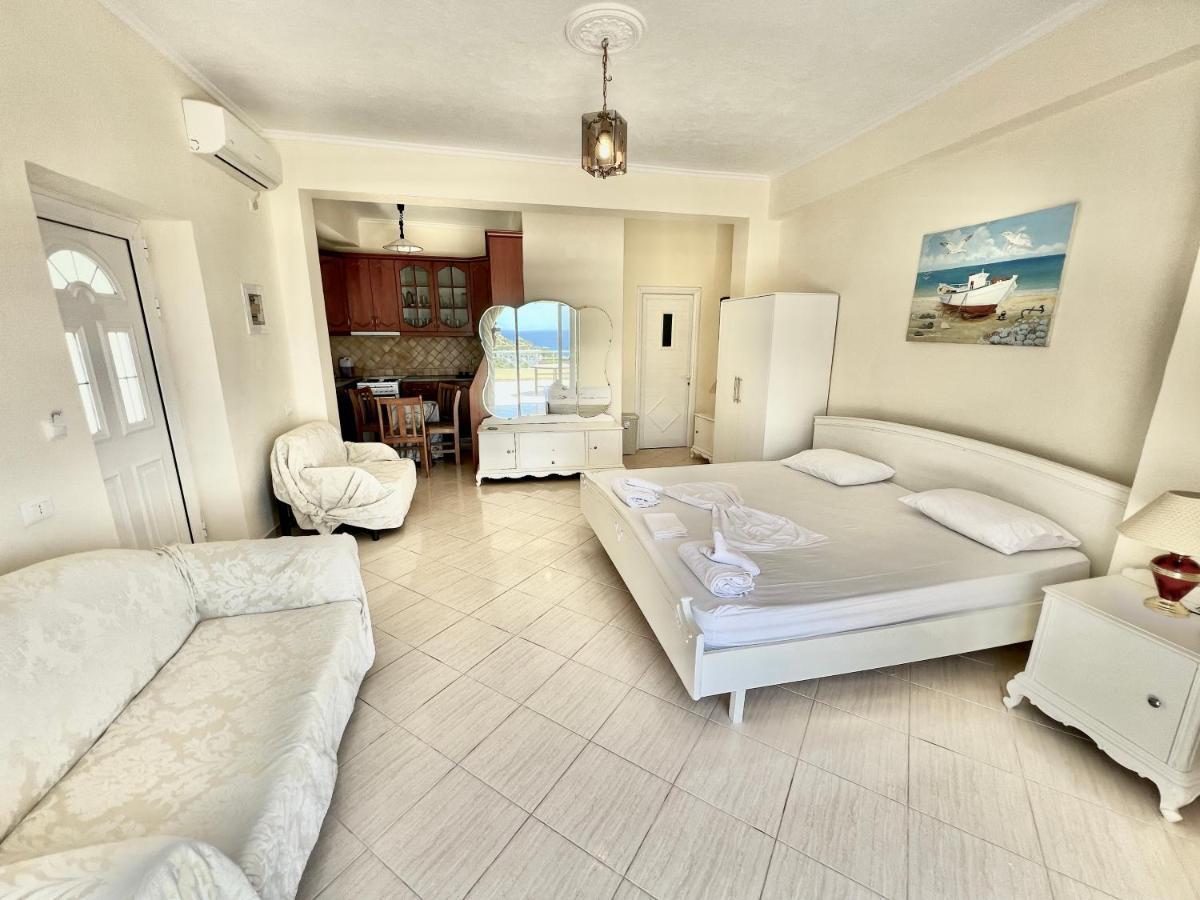 Propery Under Renovation Appartement Sarandë Buitenkant foto