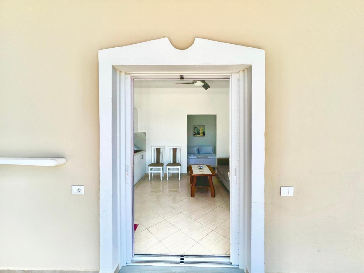 Propery Under Renovation Appartement Sarandë Buitenkant foto